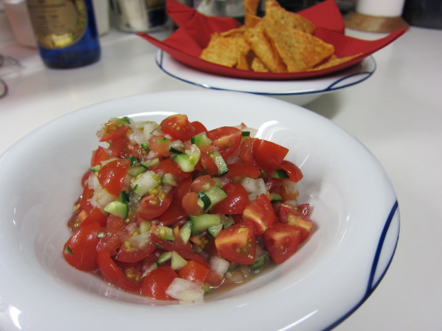 【夏のレシピ第2弾】夏のおつまみにピッタリ！生トマトで作るサルサソース♪